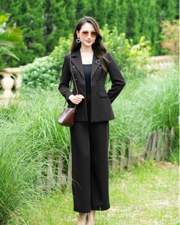 ao-khoac-vest-cao-cap-dang-om-ton-dang-chuan-dep-1