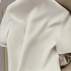 ao-vest-croptop-ngan-tay-mau-be-nhe-nhang-2