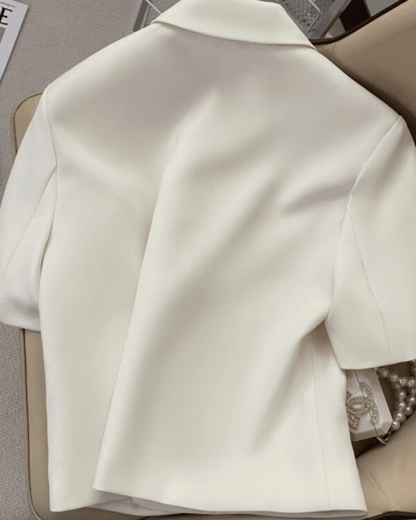 ao-vest-croptop-ngan-tay-mau-be-nhe-nhang-2