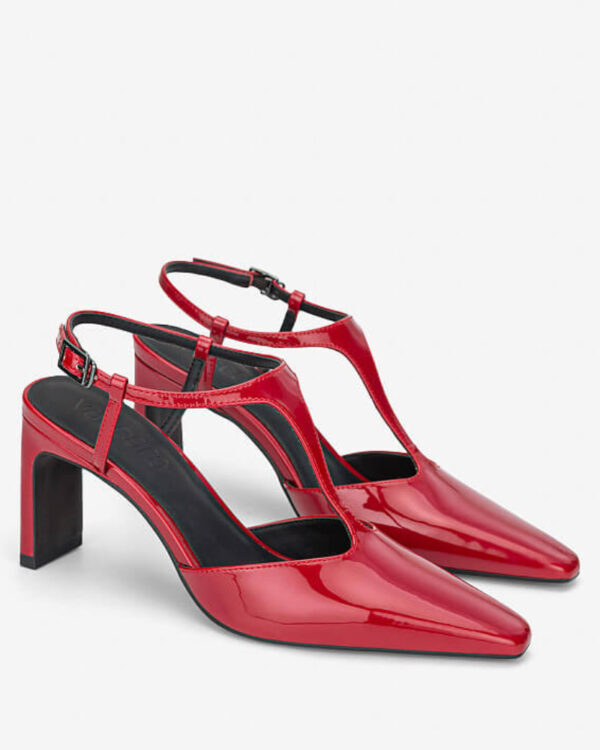 giay-bit-mui-t-strap-mau-do-quyen-ru-1