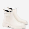 giay-chelsea-boots-de-chunky-mau-trang-pha-cach-thoi-thuong-2