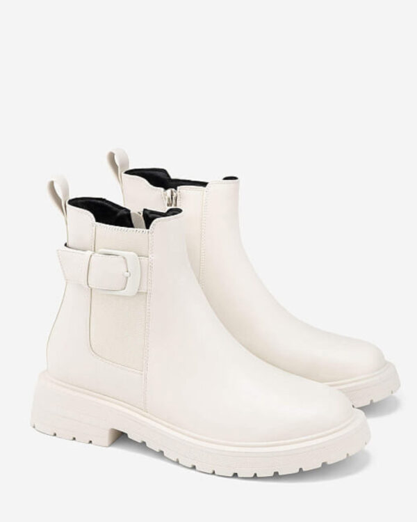 giay-chelsea-boots-de-chunky-mau-trang-pha-cach-thoi-thuong-2
