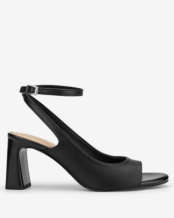 giay-sandals-block-heel-cut-out-mau-den-ton-dang-nhe-nhang