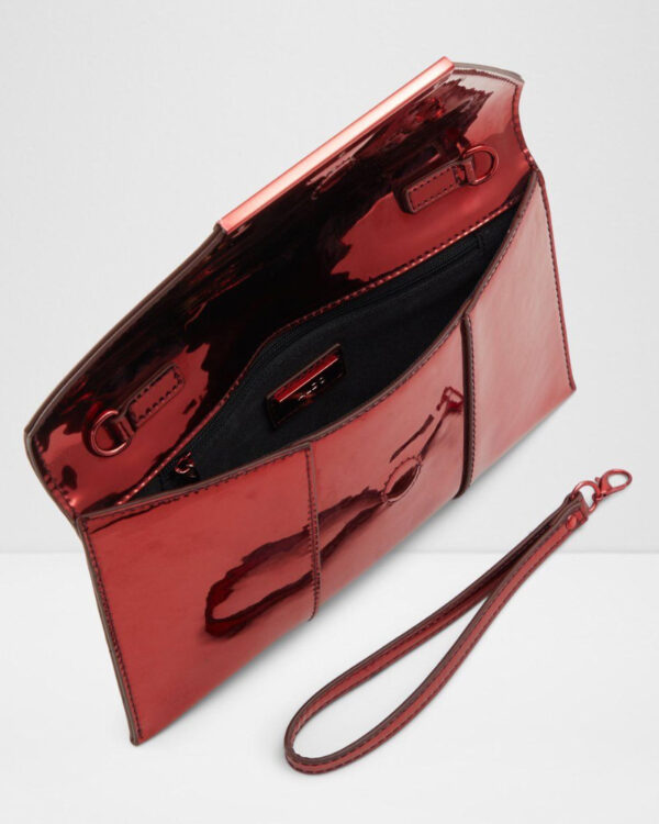 tui-clutch-cam-tay-florissa_se-diem-nhan-do-quyen-ru-1